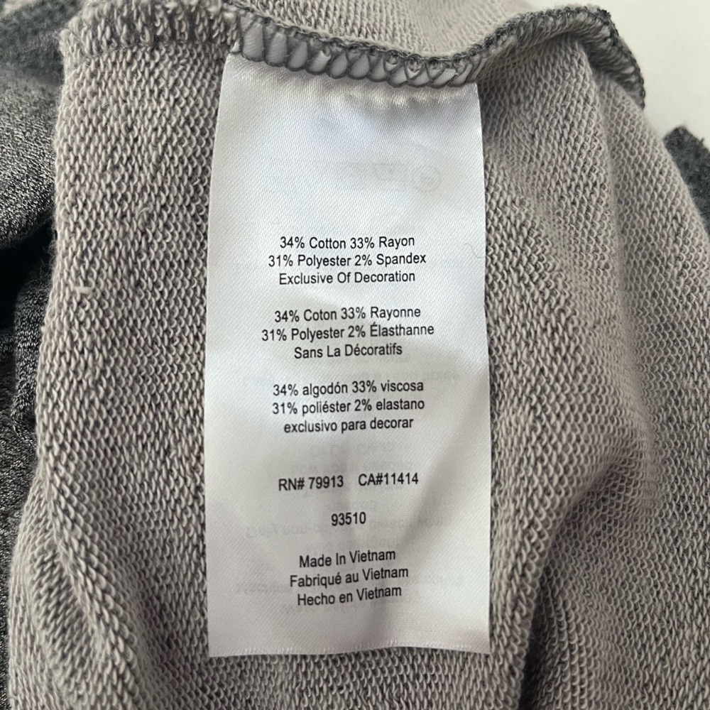 NWT size medium women’s Motherhood Maternity gray heathered skirt with pockets - Picture 4 of 8